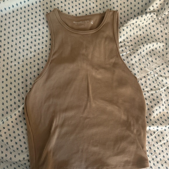 Abercrombie tank - Picture 2 of 2